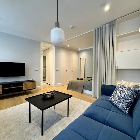 Luxury In The Heart Of Old Town Apartment