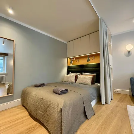 Luxury In The Heart Of Old Town Apartment
